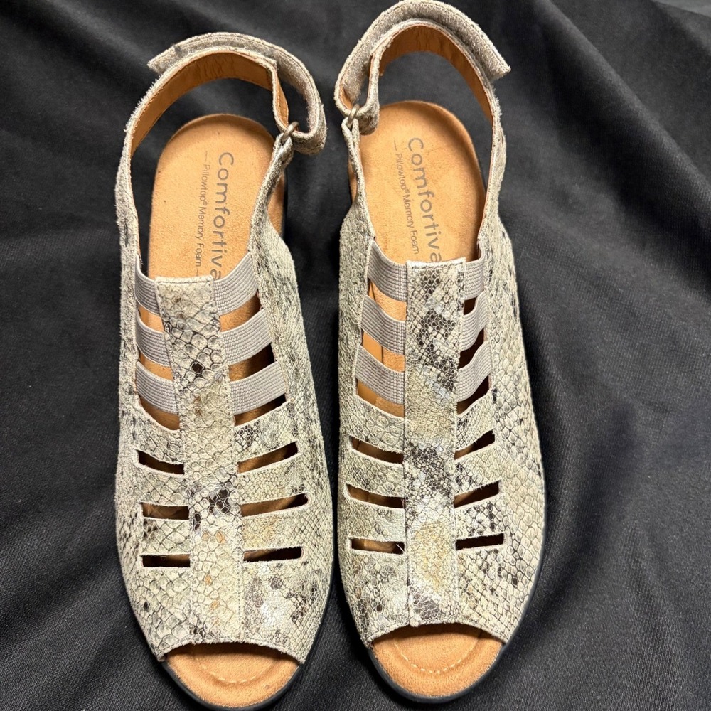 Comfortiva Women's 7N Gray Snakeskin Leather Slingback Sandals Memory Foam